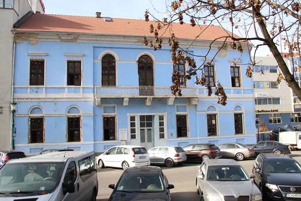 clădirea albastră