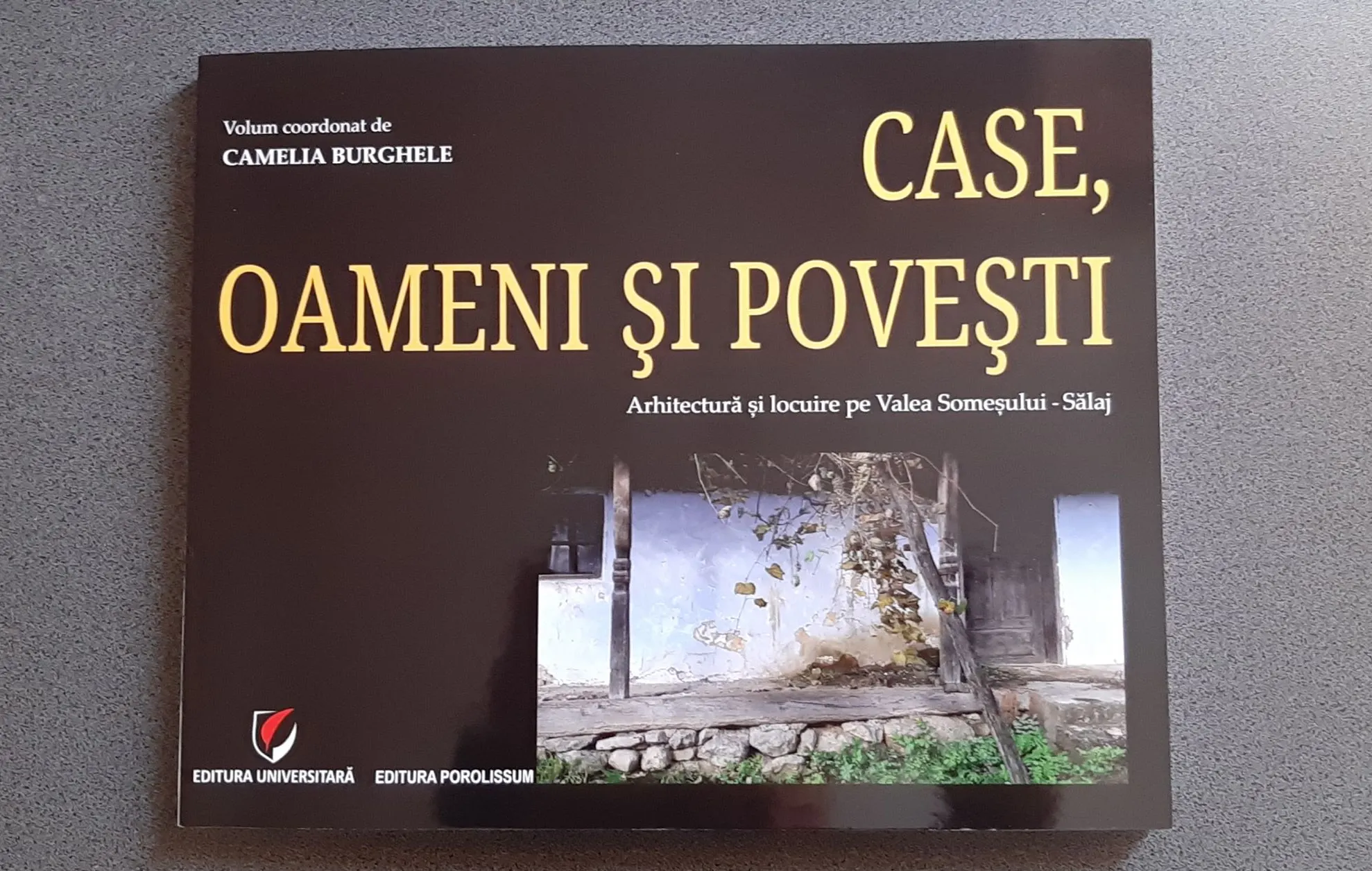 Volum, case oameni si povești