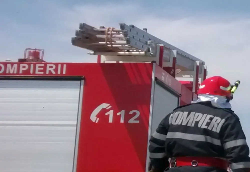 Gospodărie din Someș-Odorhei, cuprinsă de flăcări