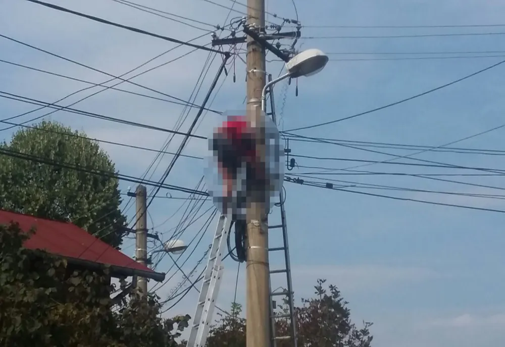 Tragic! Un sălăjean a murit electrocutat pe un stâlp de înaltă tensiune