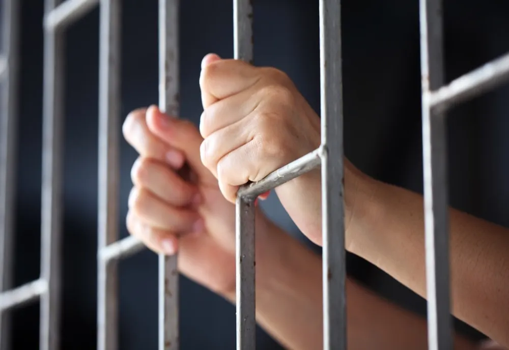 Bărbat din Sălaj condamnat la închisoare pentru agresiune sexuală