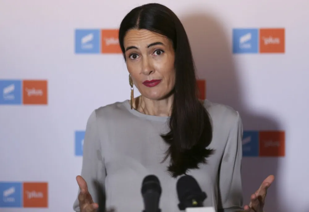 Înregistrare BOMBĂ: Scandal pe contracte ilegale! Cum exercita Clotilde Armand presiuni asupra angajaților Primăriei