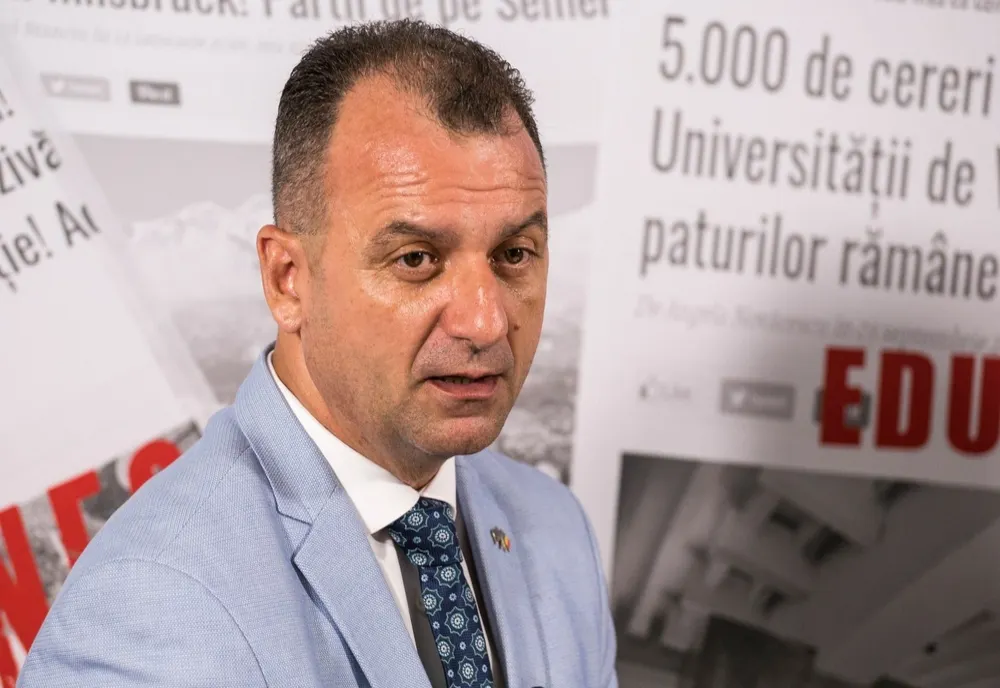 PRIMARUL DIN ORȘOVA, ACUZAT CĂ ȘI-A ACORDAT ILEGAL PREMII DE EXCELENȚĂ