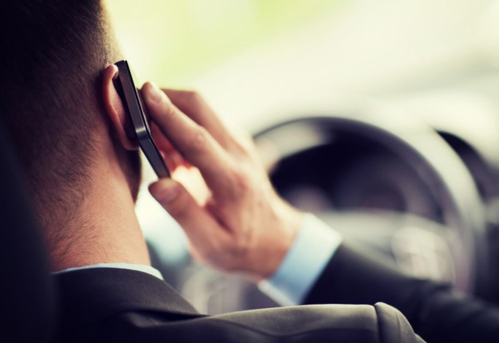 6 din 10 oameni au telefon mobil. Cât de nocive sunt acestea?