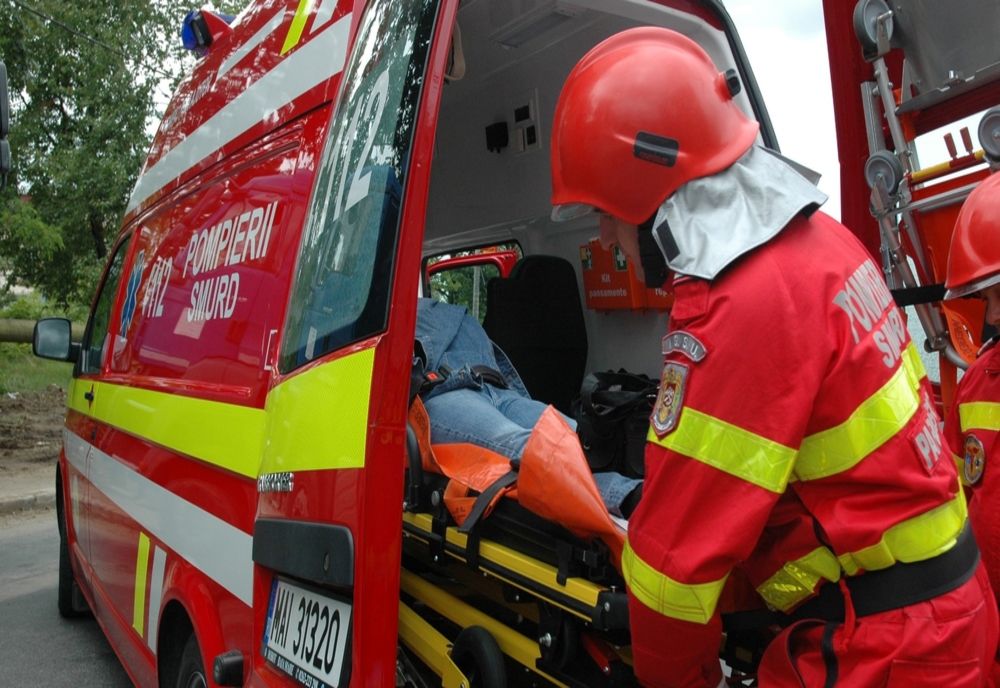 Bărbat din comuna Dobrin, accidentat de un autoturism, în timp ce traversa neregulamentar drumul