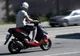 Circula beat, fără permis şi cu un moped neînmatriculat