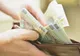 Salariile sălăjenilor au rămas sub media pe economie