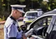 Adolescent prins beat la volan și fără permis