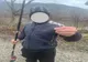 Bărbat din Maramureş prins la "greblat" pe malul Someșului, în apropierea localității Benesat (FOTO)