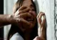 Doi tineri de 15 şi 18 ani bătuţi în propia casă de 8 bărbaţi! Ulterior au răpit o minoră de 16 ani