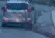 Incident șocant în Bistrița: un autoturism a târât pe șosea un trunchi de copac de 16 metri. Primarul Gabriel Lazany: „Un pericol uriaș pentru oameni”